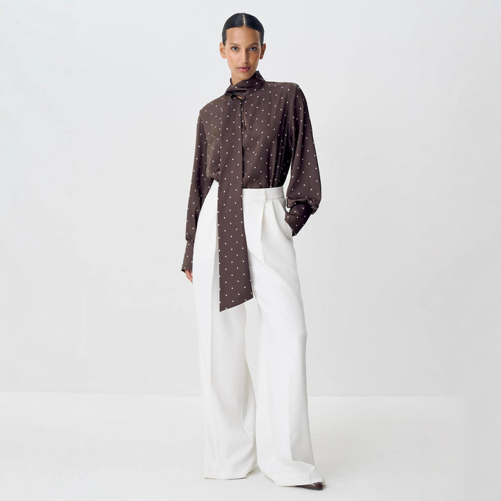 Damer elegant bluse med blonderdetaljer og sløyfe krage Skjora
