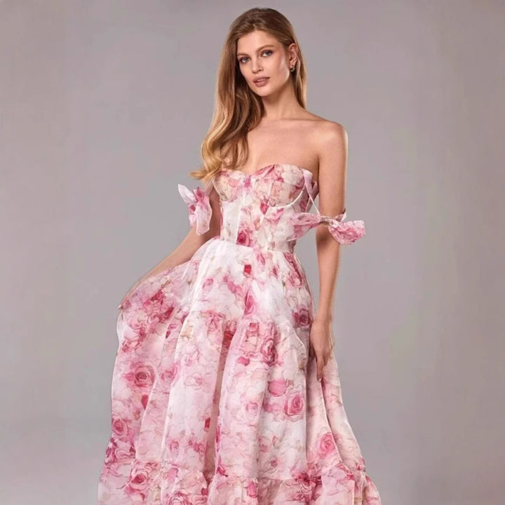 Damer Elegant Maxi Kjole med Blomsterdetaljer og Rynkede Stropper Skjora