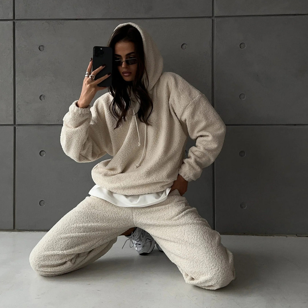 Kvinnens Komfortable Fleece Hoodie og Bukse Sett Skjora