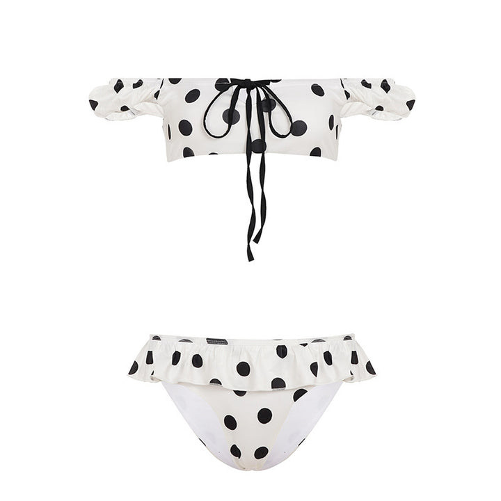 Dame-bikini-set med lekent volangdesign og prikker Skjora