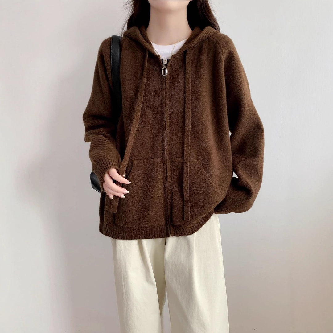 Damenes oversized hettegenser med kort snitt og praktiske lommer Skjora