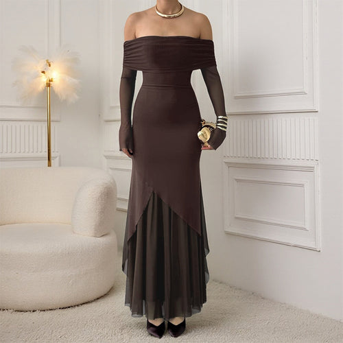 Dame elegant off-the-shoulder maxikjole med raffinert rynkede overdel og asymmetrisk kant Skjora