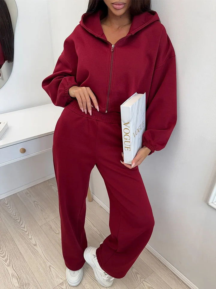 Kvinners elegante sporty sett med hette og vide bukser Skjora