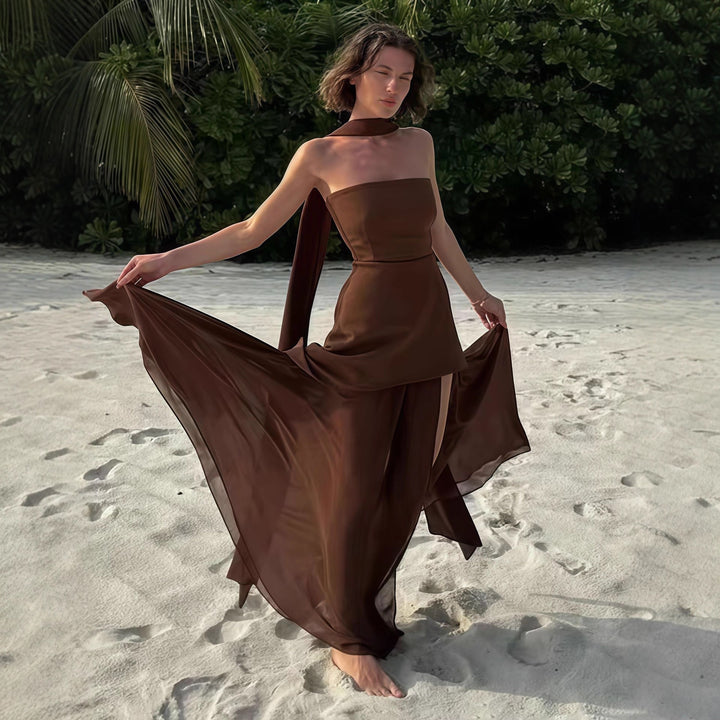 Dames Elegant Maxi Kjole med Asymmetrisk Snitt og Stilfull Splitt