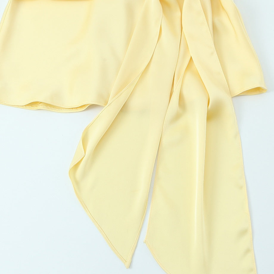 Dame Halter-Top med elegant innpakningsdesign og flytende stoff Skjora