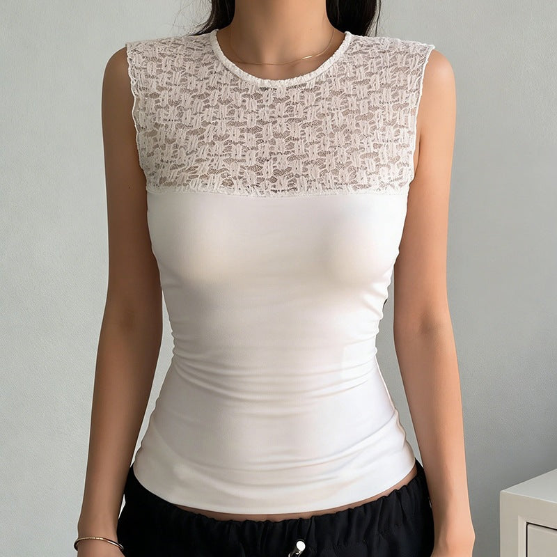 Dame spiss-cami-top med stilfull design og fine detaljer Skjora