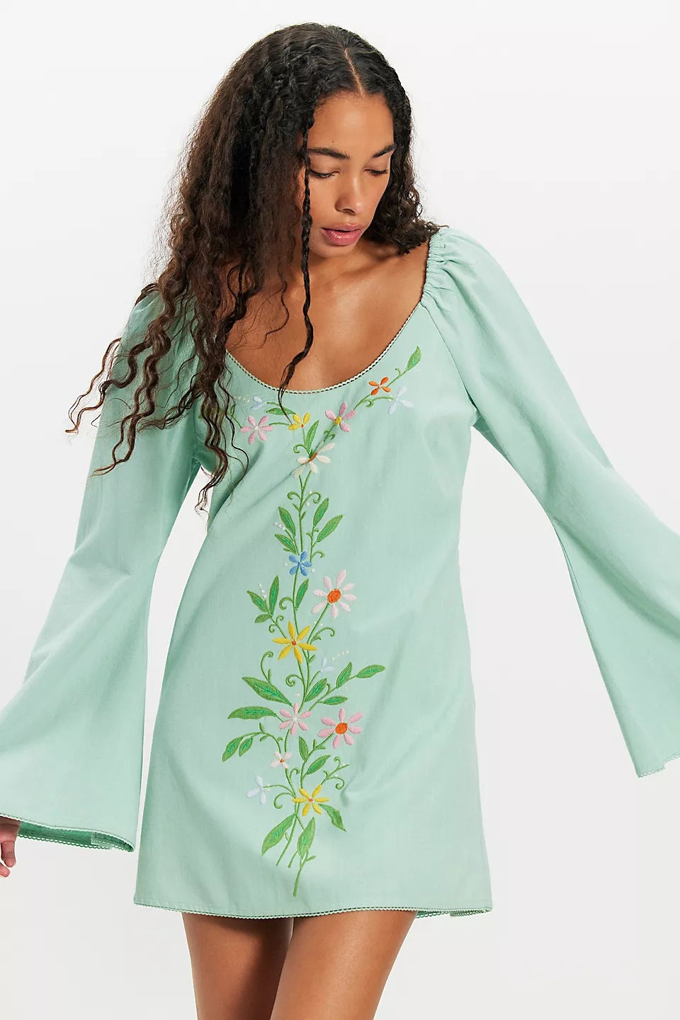 Damen Blusenkleid mit floralen Stickereien und weit ausgestellten Ärmeln Skjora