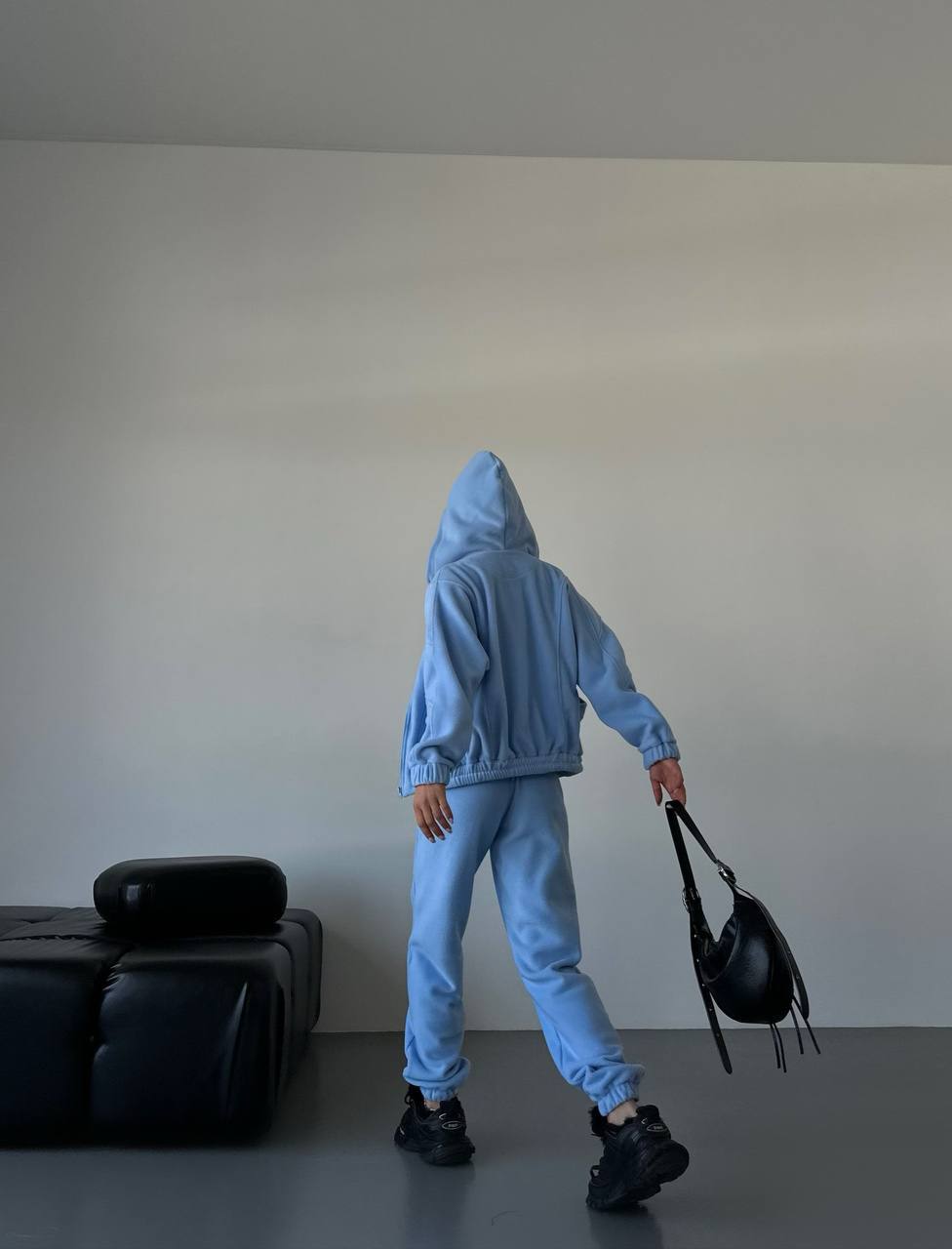 Dame fleece joggingdress med moderne høy hals og praktiske lommer
