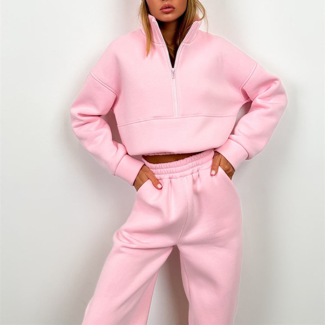 Women's sporty zip hoodie with relaxed sweatpants Skjora