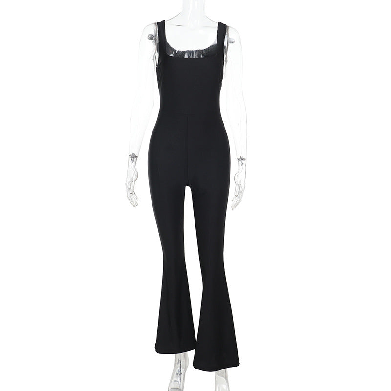 Dame figurnær jumpsuit med utslåtte ben og stroppe-design Skjora