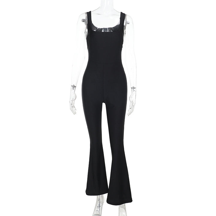 Dame figurnær jumpsuit med utslåtte ben og stroppe-design Skjora