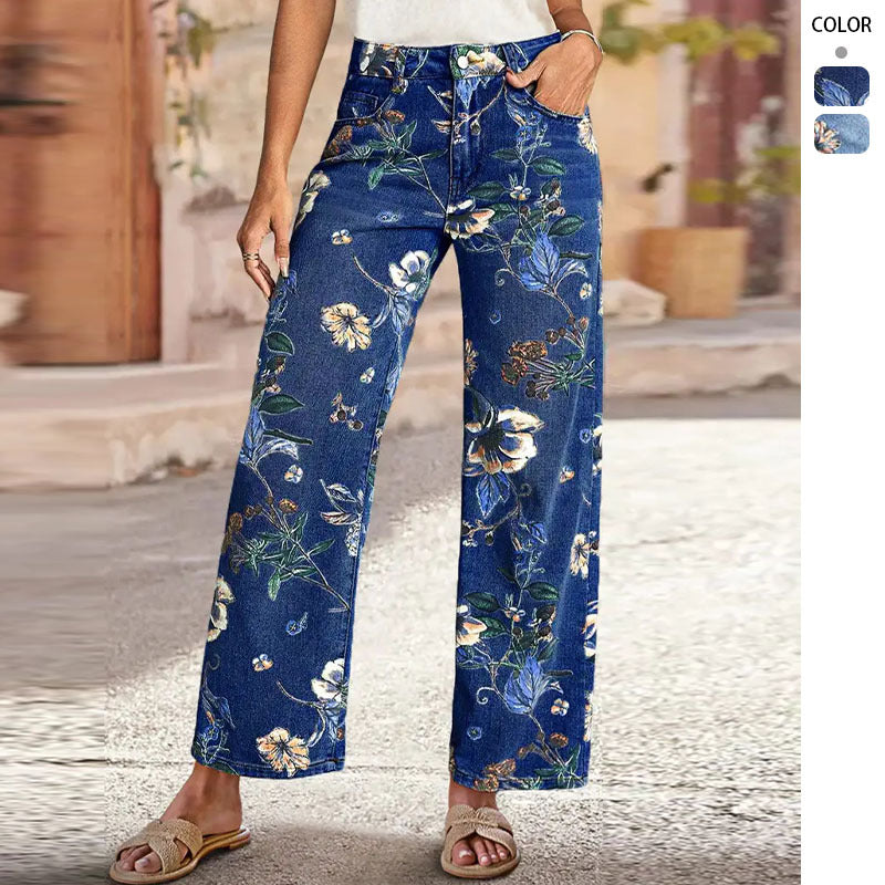 Kvinne vid skjæring jeans med blomstermønster og høy midje