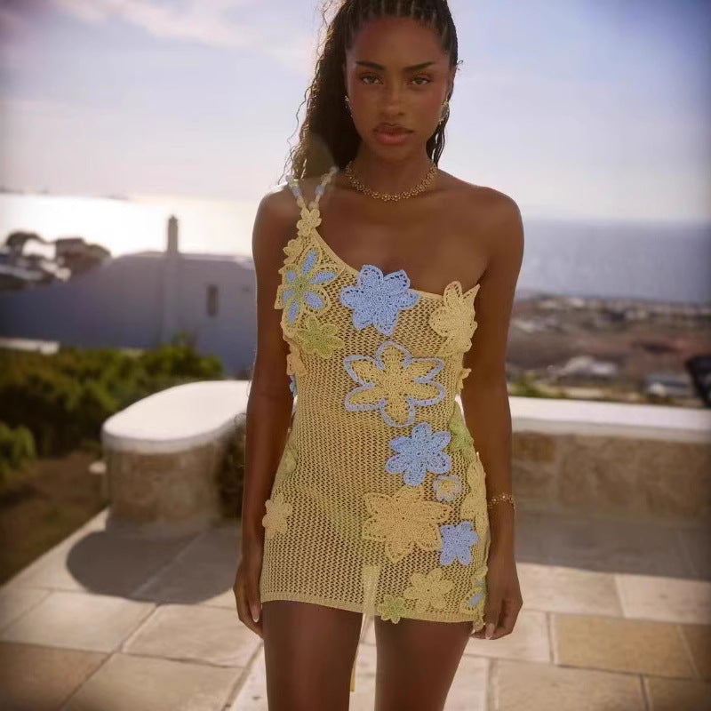 Dame hekledress med blomsterdesign og asymmetrisk snitt Skjora