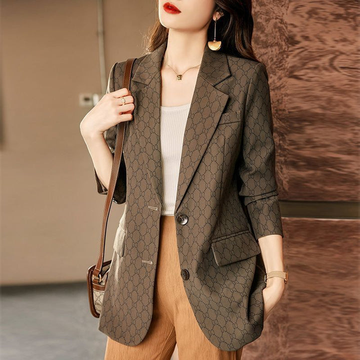 Kvinne moteriktig blazer i elegant design Skjora