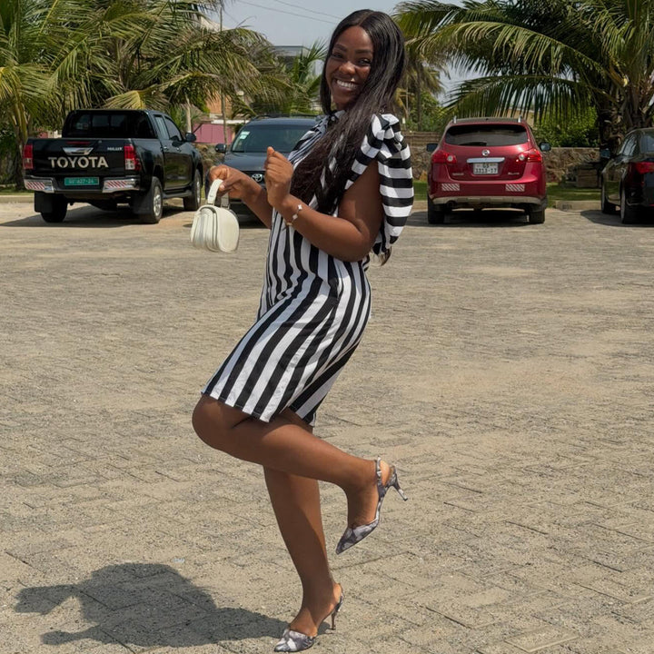 Kvinnes skjorte-kjole med stilfullt stripet mønster og avslappet passform