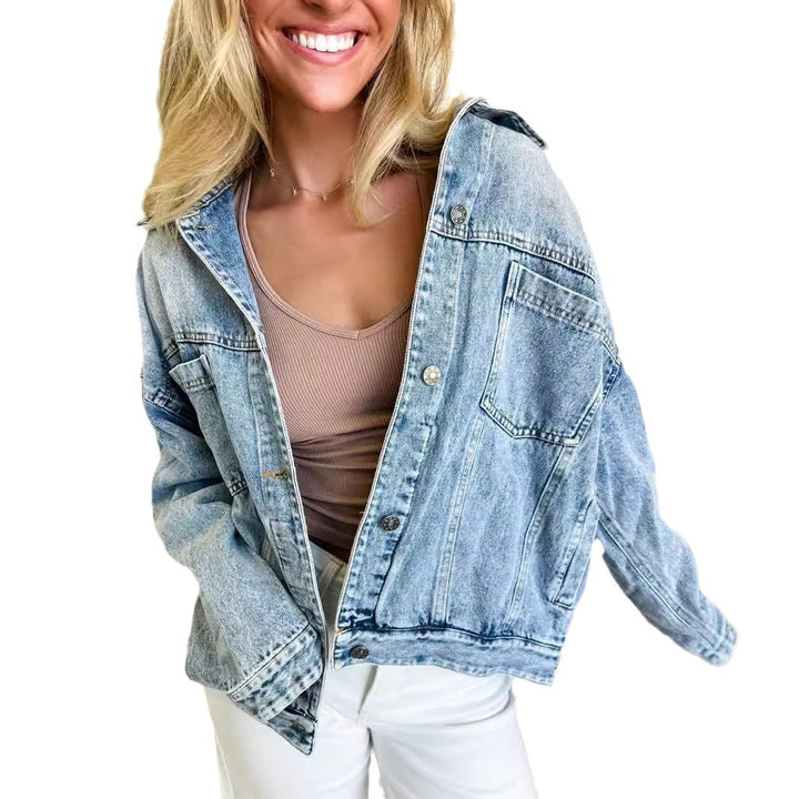 Women's casual denim jacket in a relaxed oversized cut with practical pockets Skjora