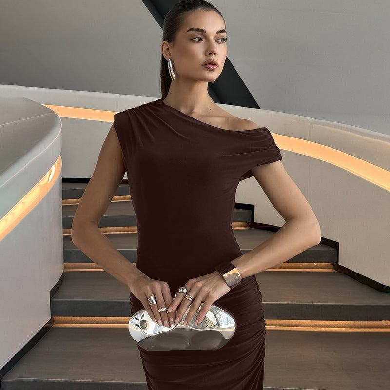 Dame Elegant Maxikjole med asymmetrisk utskjæring og rynker Skjora