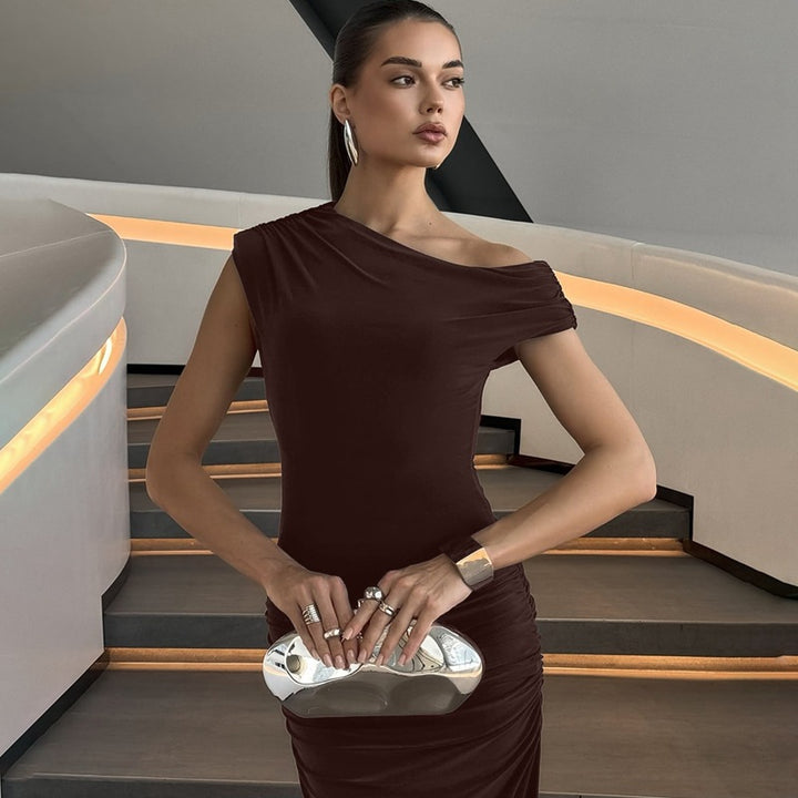 Dame Elegant Maxikjole med asymmetrisk utskjæring og rynker Skjora