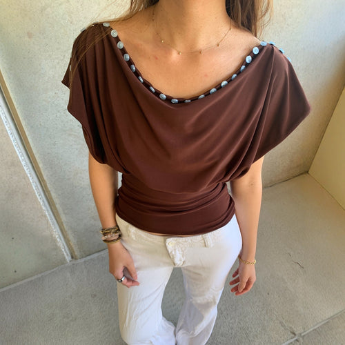 Dame Off-Shoulder topp med elegant knappdetalj Skjora