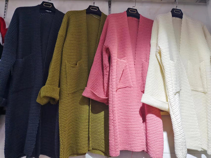 Kvinnens chunky strikket cardigan med åpne lommer og avslappet passform Skjora