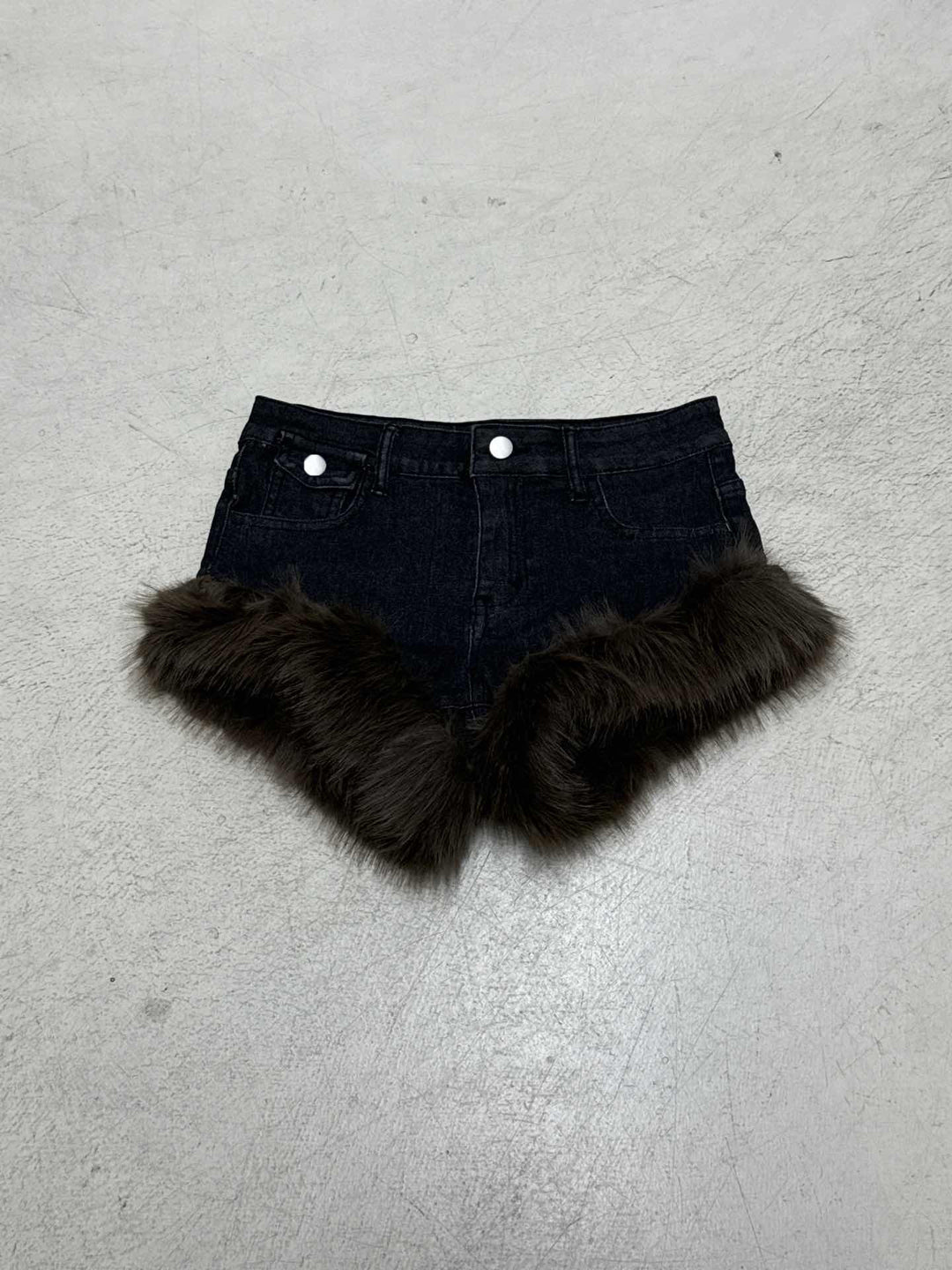 Dame Jeansshorts med luksuriøs kunstpelskant Skjora