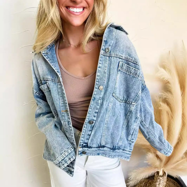 Women's casual denim jacket in a relaxed oversized cut with practical pockets Skjora