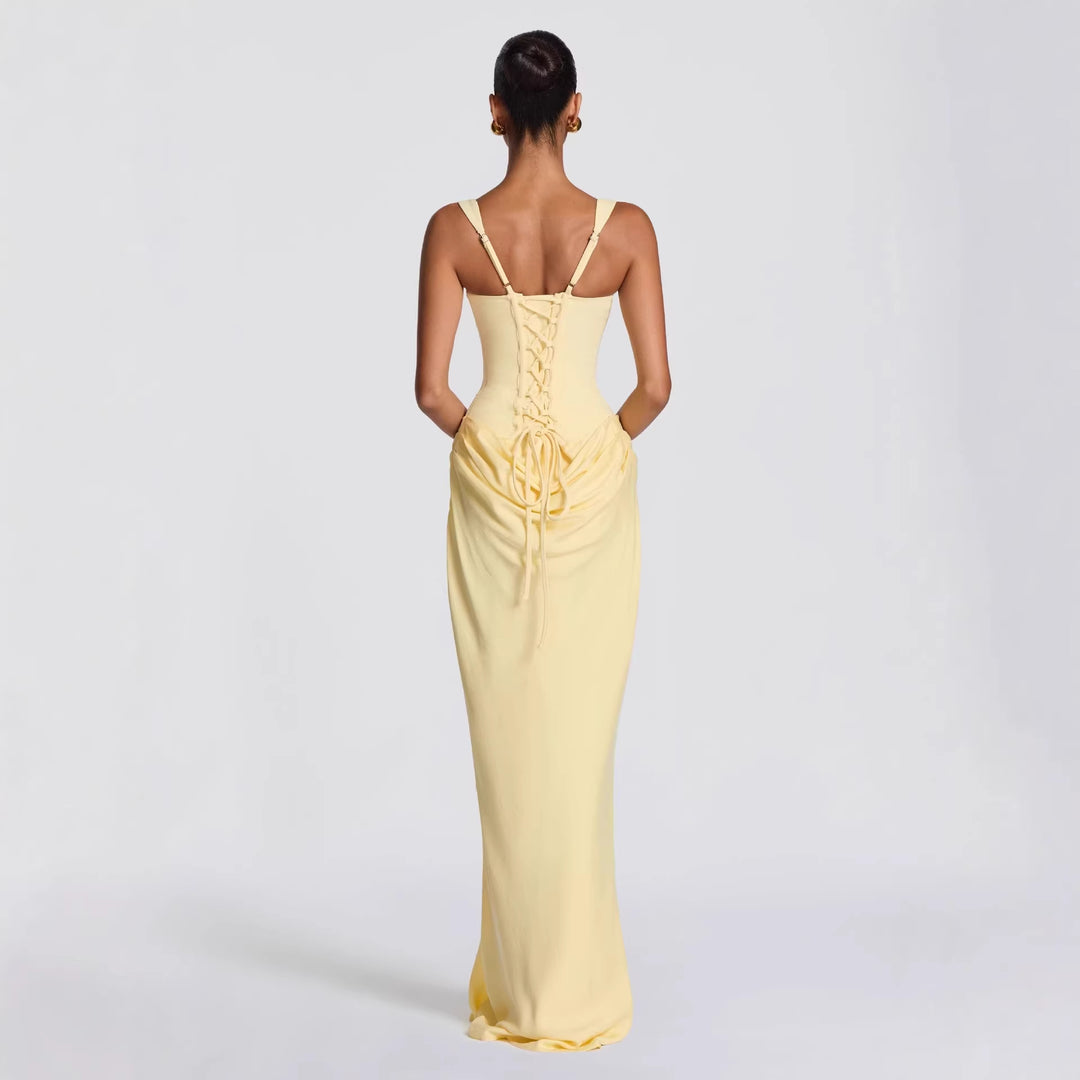 Damer Flytende Maxi-kjole med asymmetrisk snitt og raffinert drapering Skjora