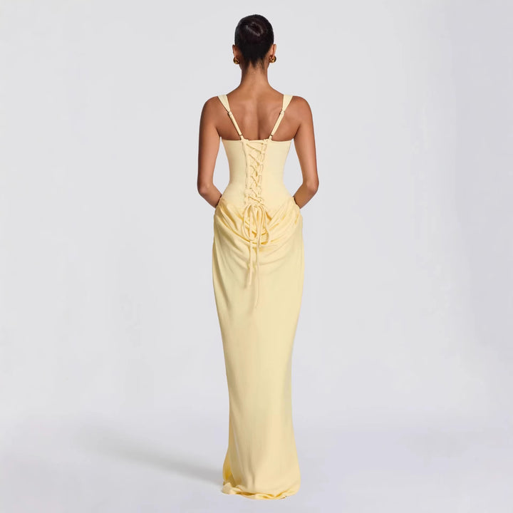 Damer Flytende Maxi-kjole med asymmetrisk snitt og raffinert drapering Skjora