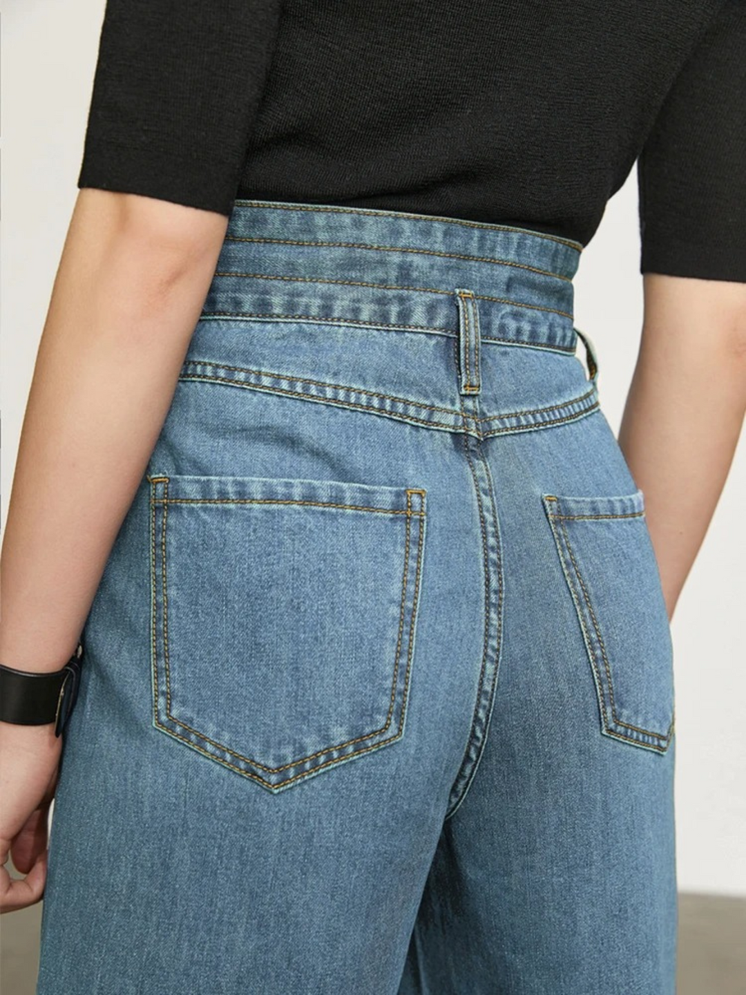 Høytlivs vide jeans